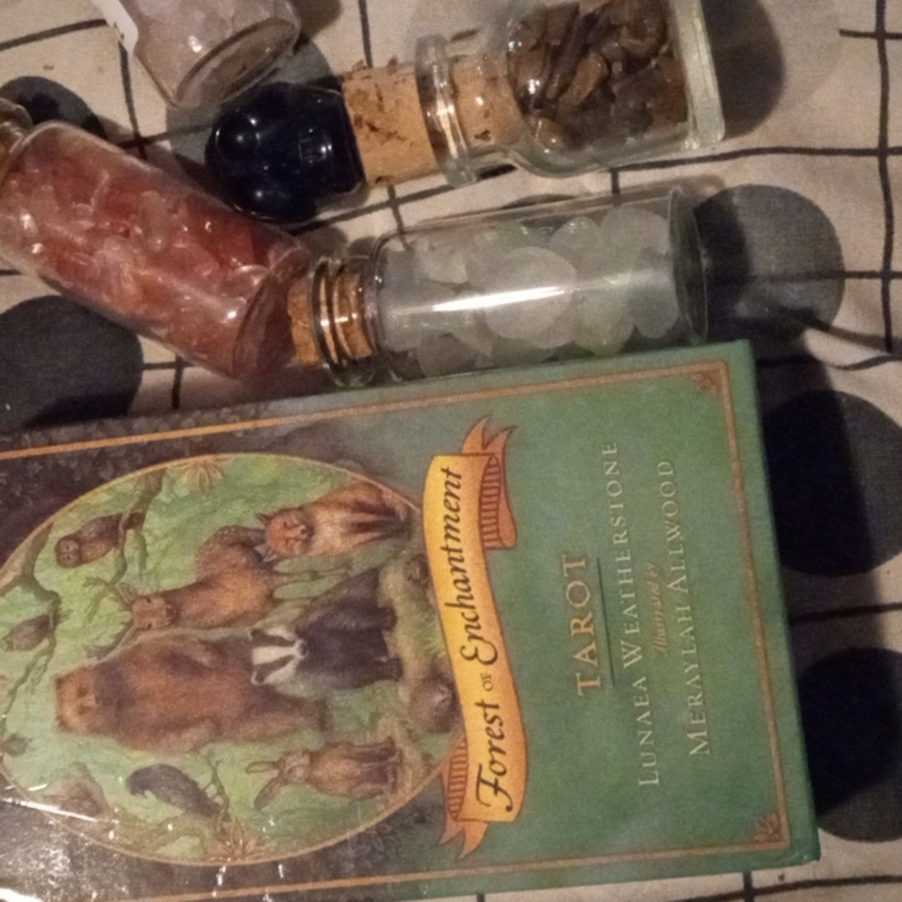 Tarot, affirmations or oracle sets